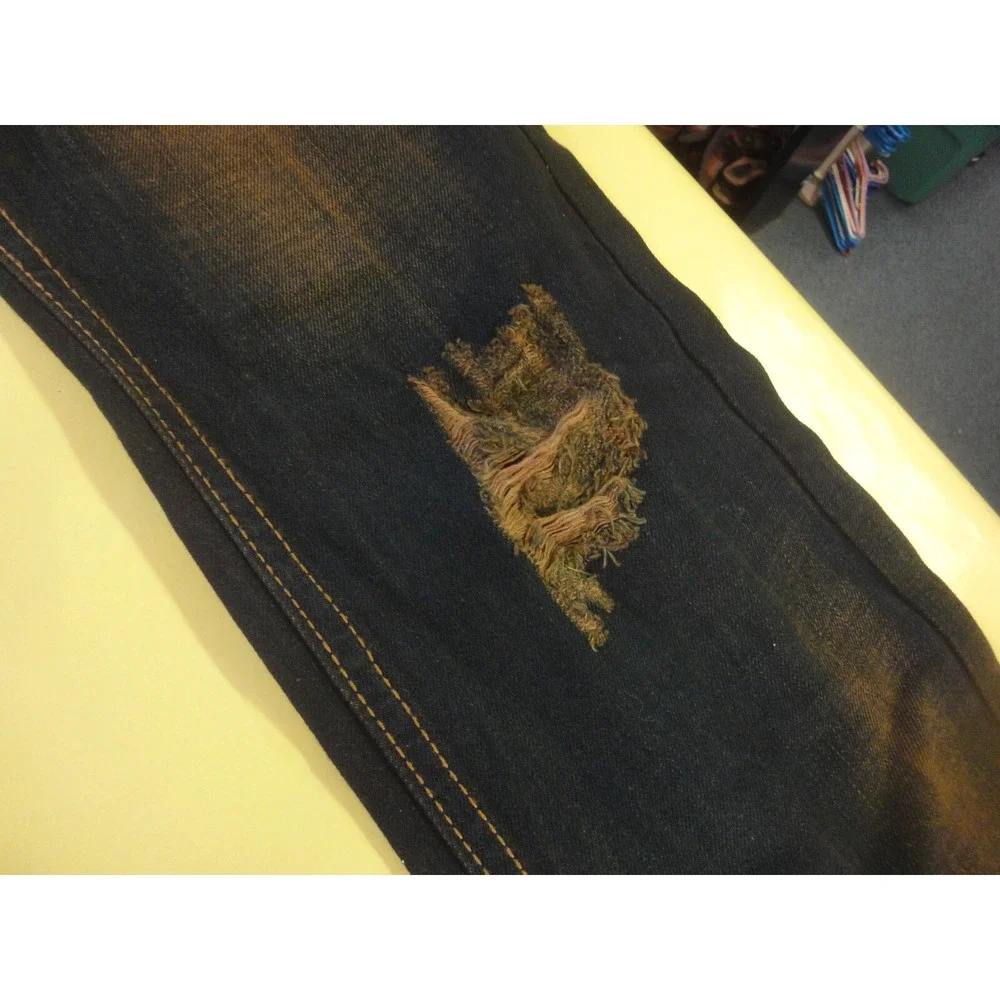mens Fashion jeans 32 embroidered design‎ distressed washed rust black coloring